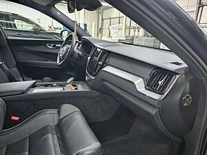 Volvo  B4 Plus Dark AWD Automatik StdHz*ACC