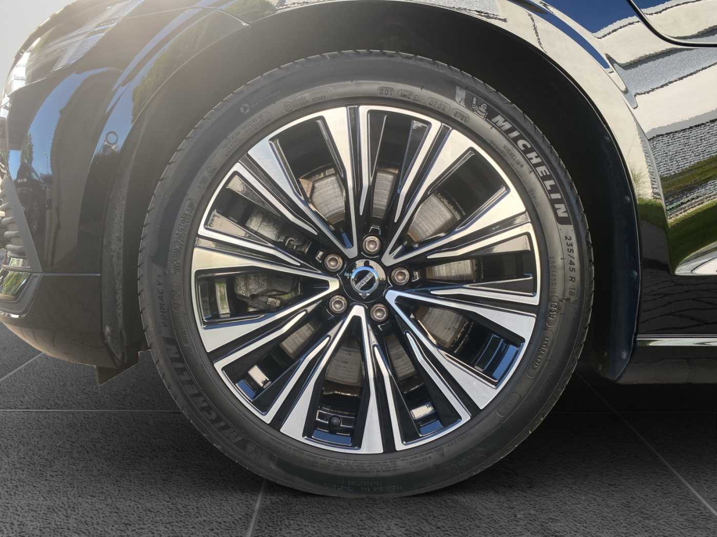 Volvo  Plus Bright Recharge
