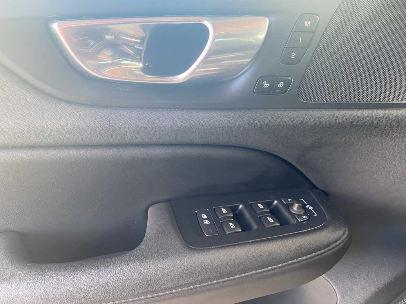 Volvo  Plus Bright Recharge