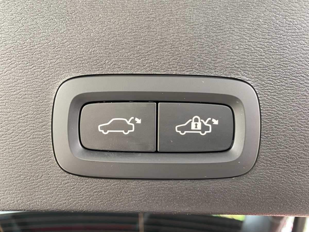 Volvo  XC 40