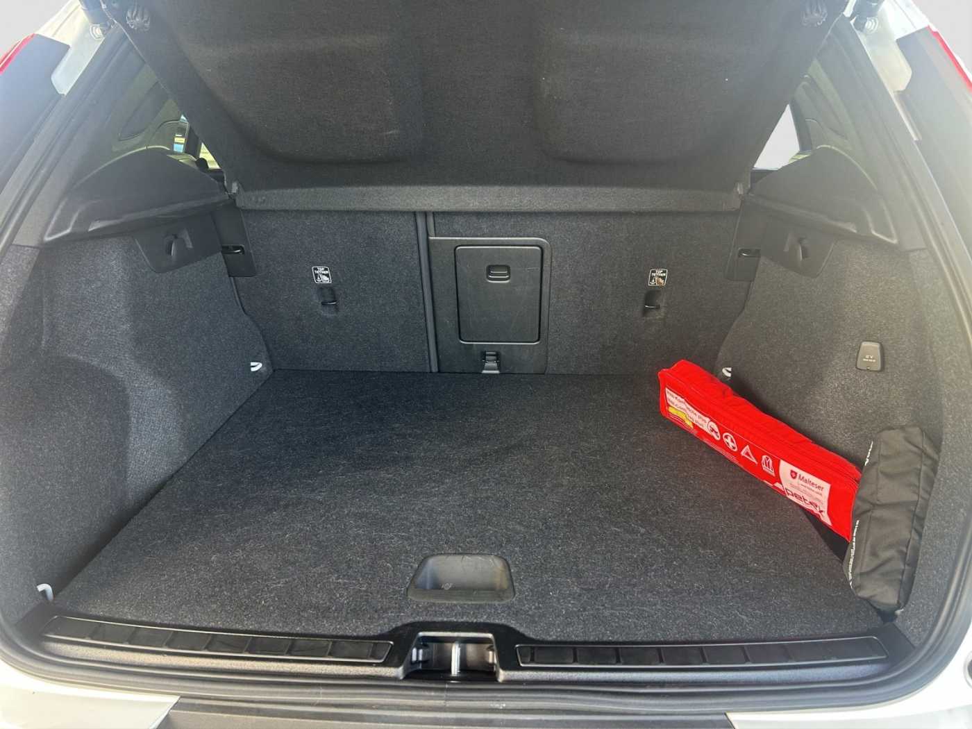 Volvo  XC 40