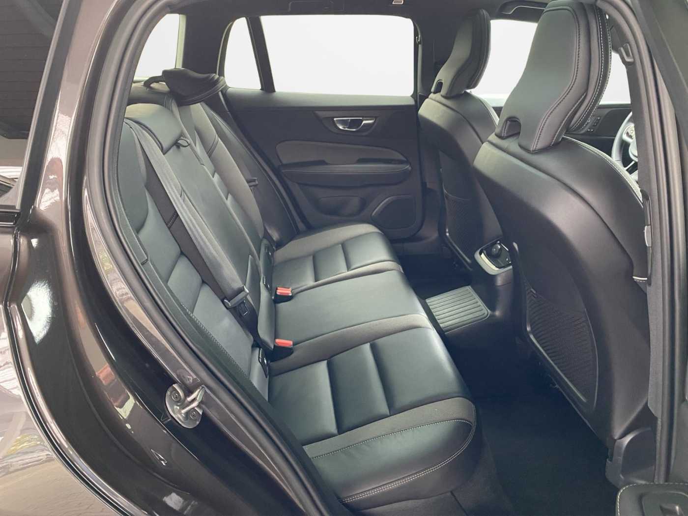 Volvo  Plus Dark Recharge