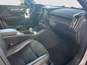 Volvo  XC 40
