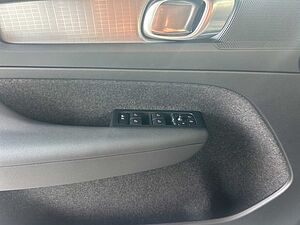 Volvo  XC 40