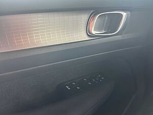 Volvo  XC 40