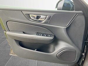 Volvo  Plus Dark Recharge