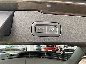 Volvo  Plus Dark Recharge