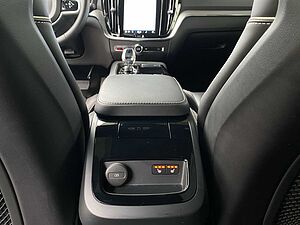 Volvo  Plus Dark Recharge