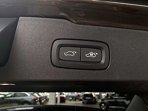 Volvo  Plus Dark Recharge