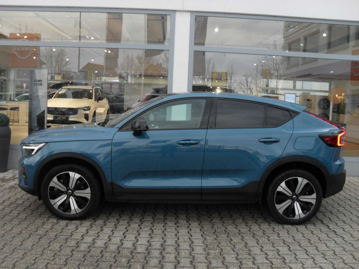 Volvo  Ultimate Recharge Pure Electric 2WD