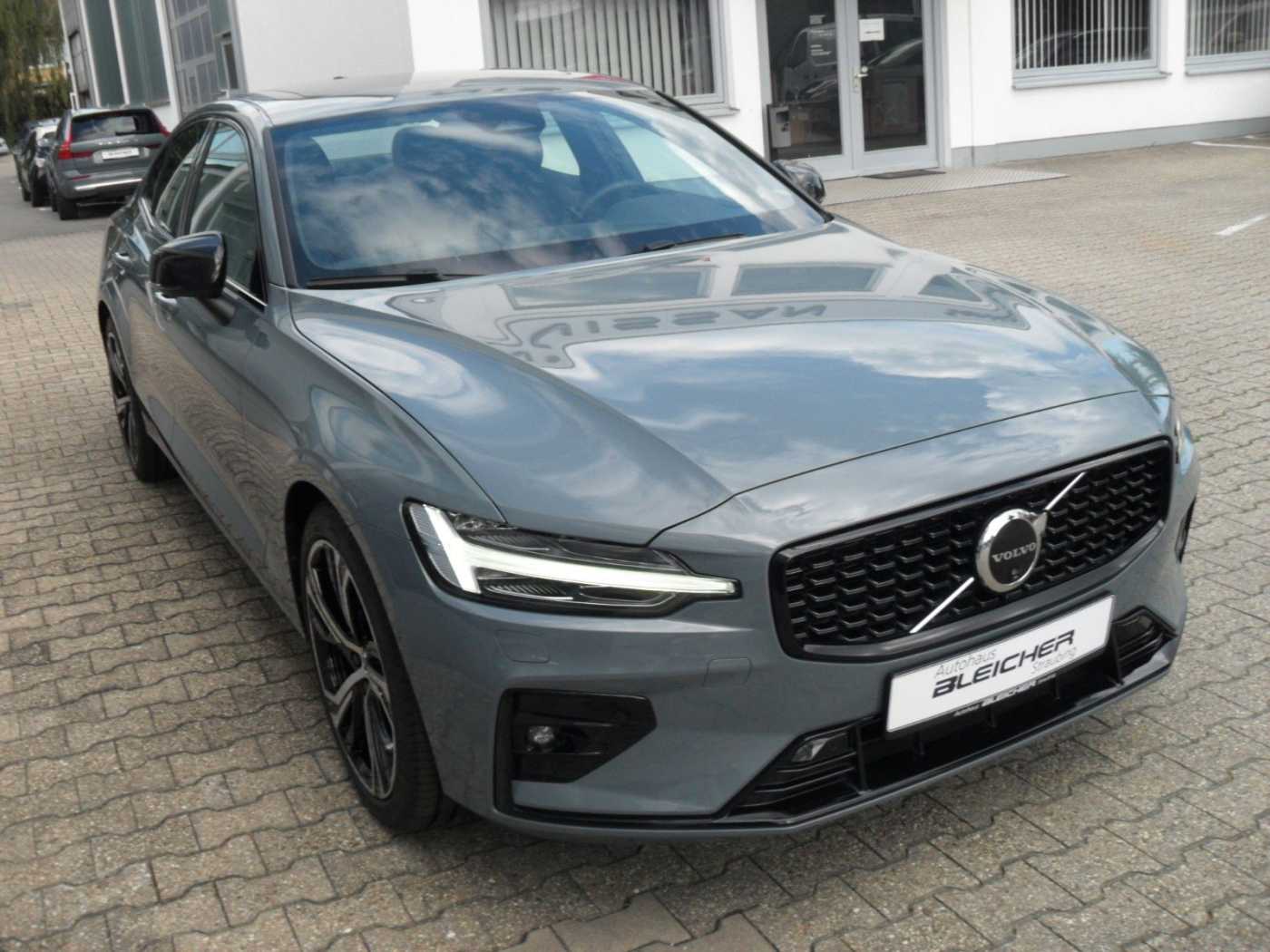 Volvo  Plus AWD | 360° | Harman K. | Standheizung