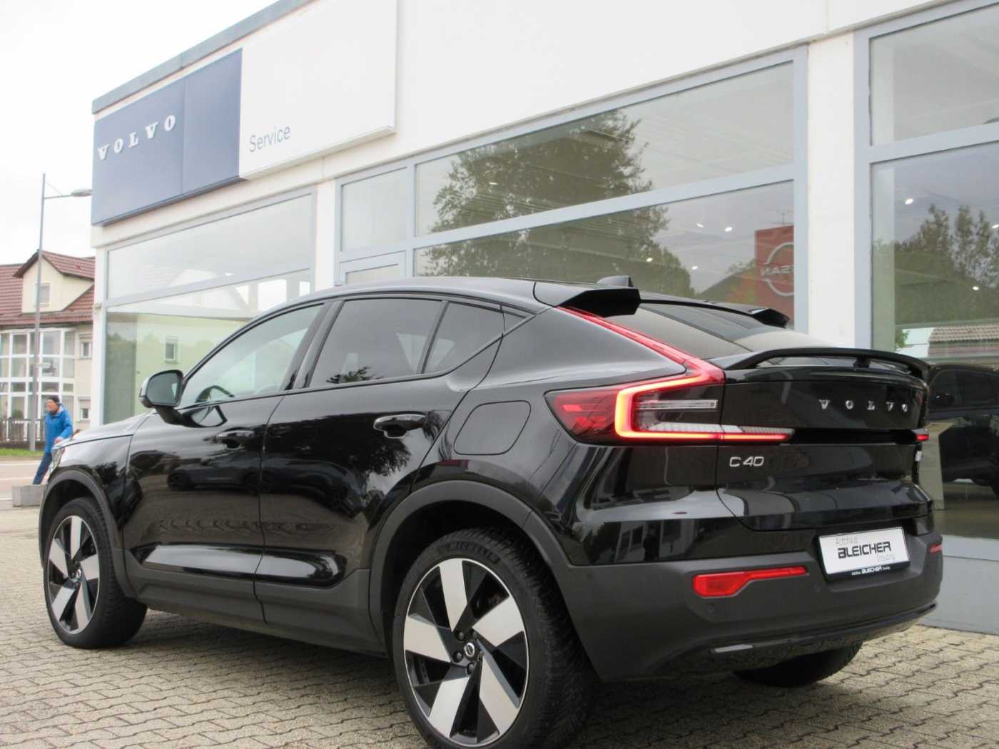 Volvo  Ultimate Recharge Pure Electric AWD