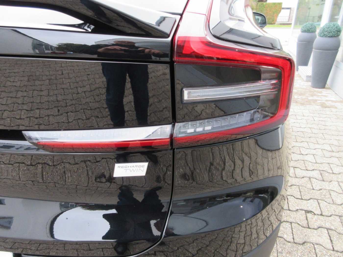 Volvo  Ultimate Recharge Pure Electric AWD