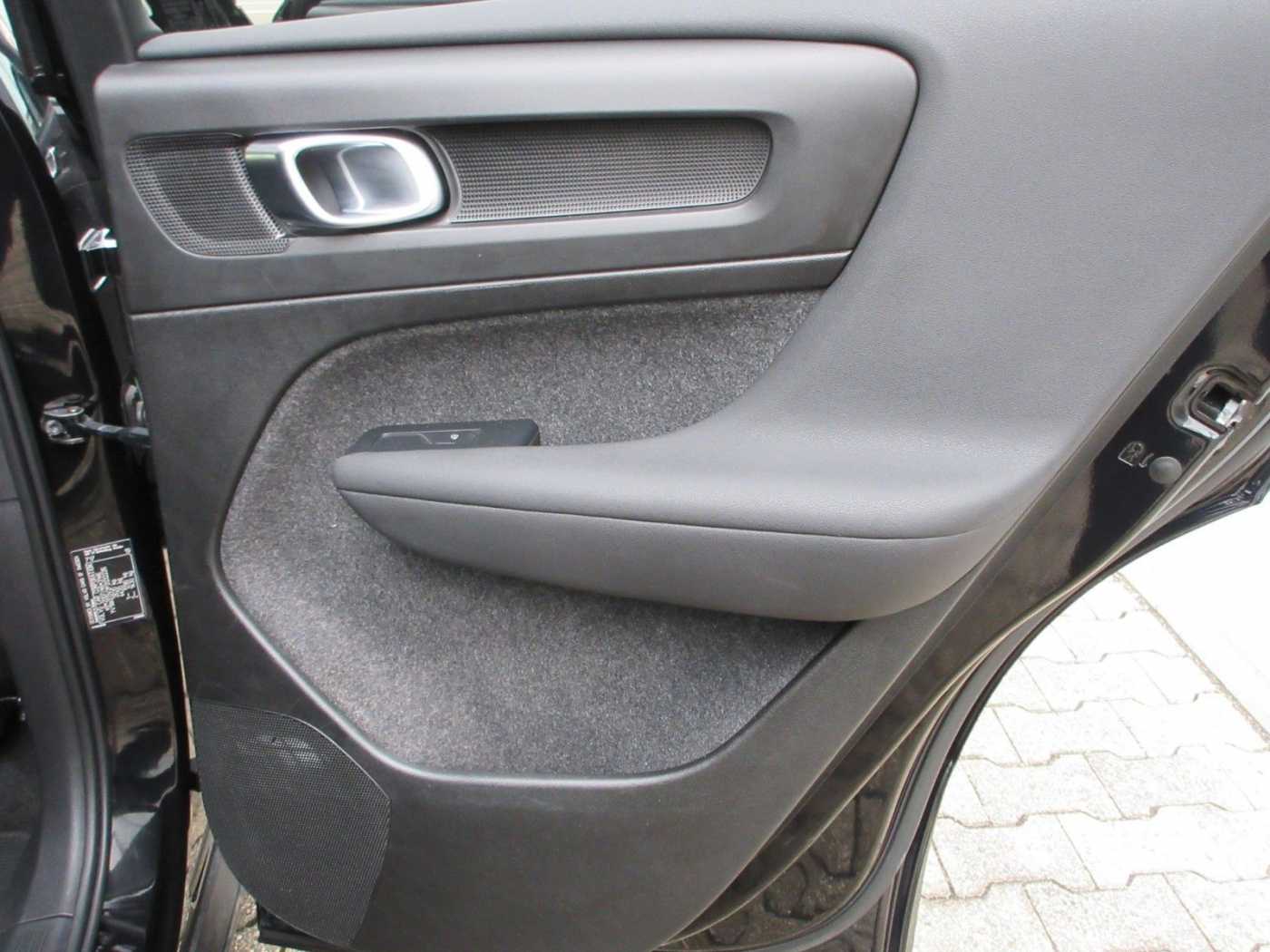 Volvo  Ultimate Recharge Pure Electric AWD