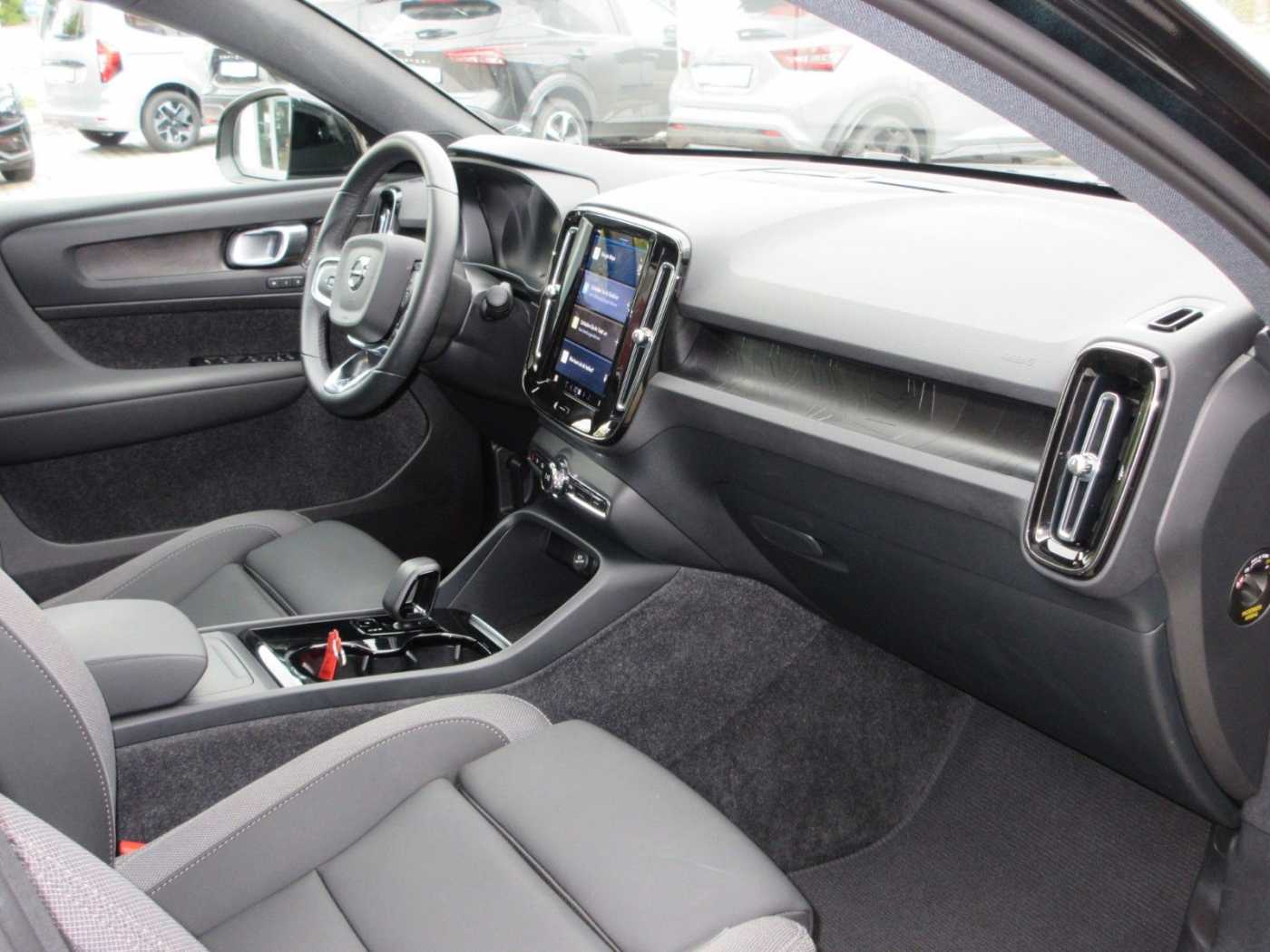 Volvo  Ultimate Recharge Pure Electric AWD
