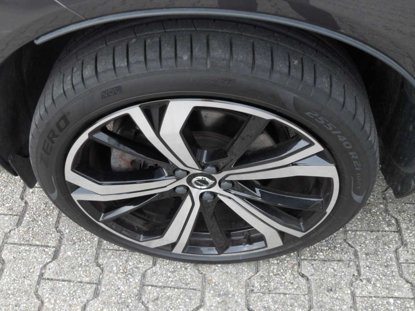 Volvo  T6 Plus Dark | AWD | 21er | Licht