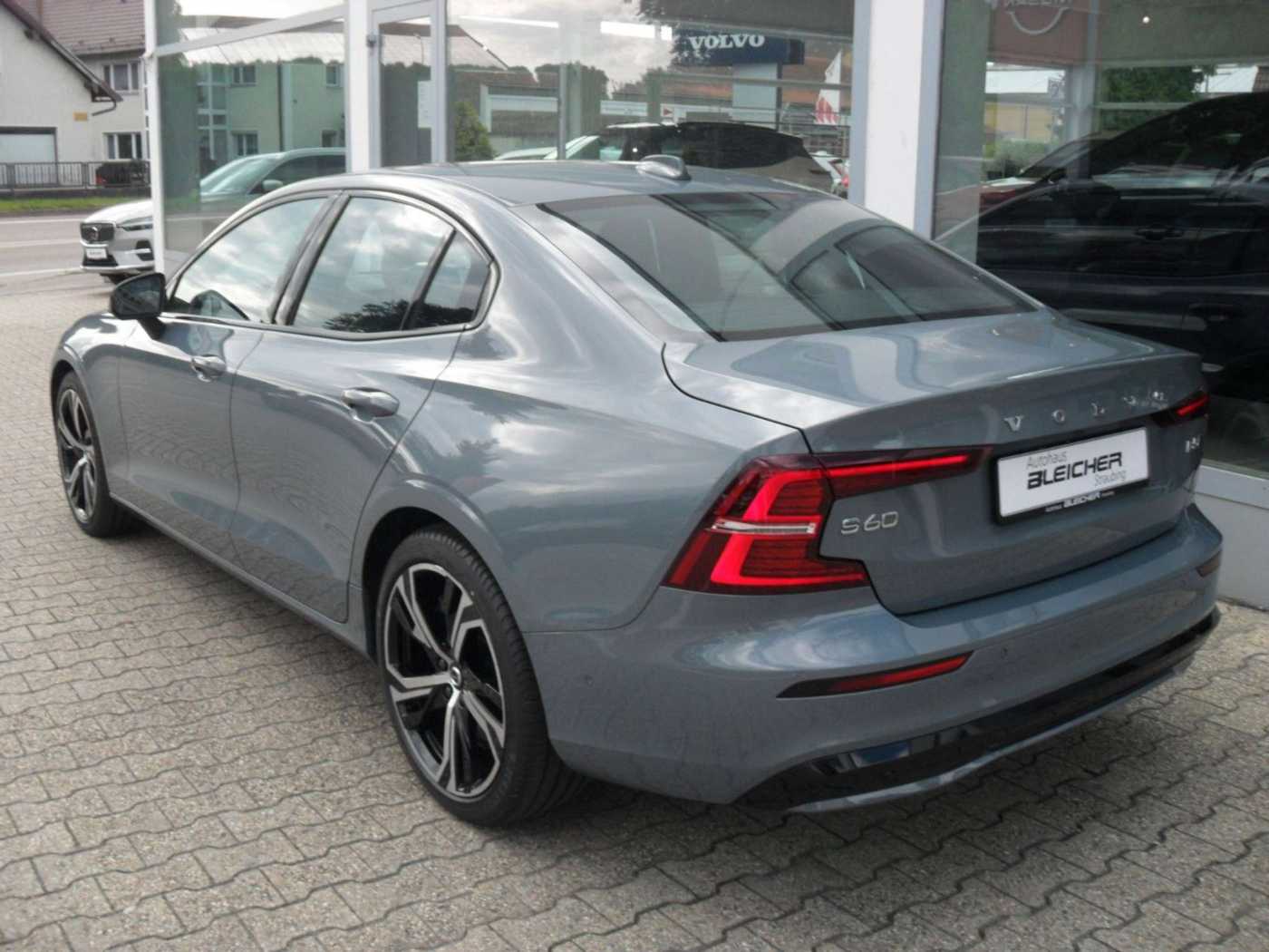Volvo  Plus AWD | 360° | Harman K. | Standheizung