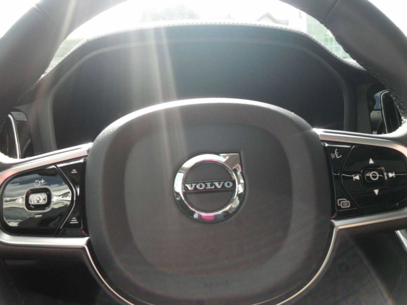 Volvo  T8 Lim. Ultimate Dark | 360° | HeadUp | Pano.