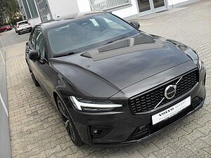 Volvo  Lim. Ultimate Dark B5 AWD