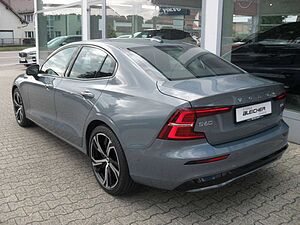 Volvo  Plus AWD | 360° | Harman K. | Standheizung
