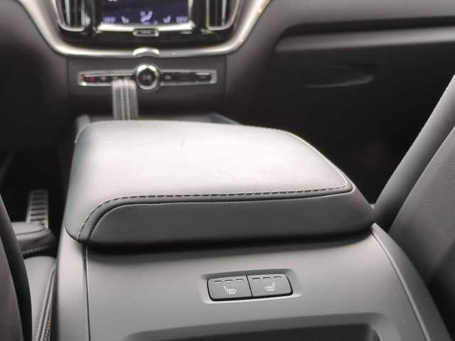 Volvo  XC60 Recharge R-Design, T8 AWD Plug-in Hybrid