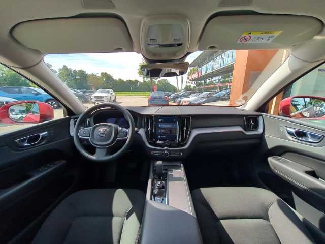 Volvo  XC60 Momentum Pro, B5 AWD Mild-Hybrid Benzin