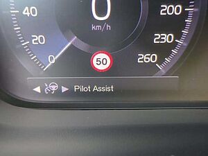 Volvo  XC40 Recharge R-Design, T5 Plug-in Hybrid