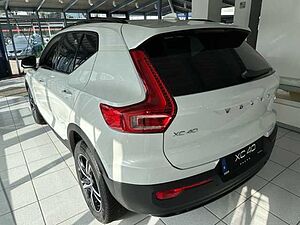 Volvo  XC40 Plus, B4 Mild-Hybrid, Benzin, Dark