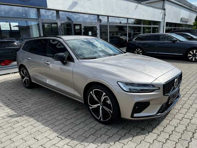 Volvo  V60 Plus, B4 Mild-Hybrid, Benzin, Dark