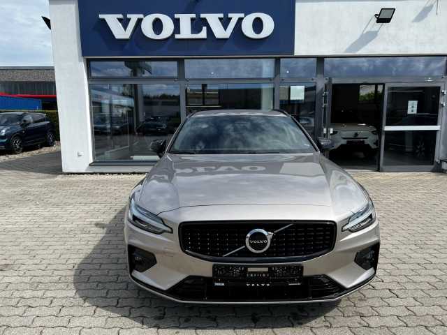 Volvo  V60 Plus, B4 Mild-Hybrid, Benzin, Dark