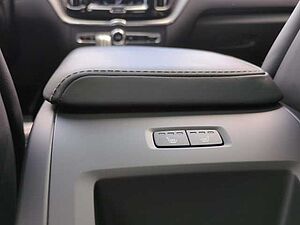 Volvo  XC60 Recharge R-Design, T8 AWD Plug-in Hybrid