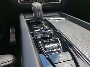 Volvo  XC60 Recharge R-Design, T8 AWD Plug-in Hybrid