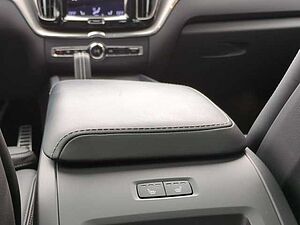 Volvo  XC60 Recharge R-Design, T8 AWD Plug-in Hybrid