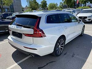 Volvo  V60 Momentum Pro, B4 Mild-Hybrid Diesel