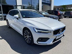 Volvo  V60 Momentum Pro, B4 Mild-Hybrid Diesel