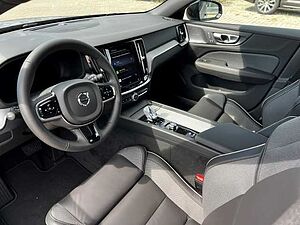 Volvo  V60 Plus, B4 Mild-Hybrid, Benzin, Dark