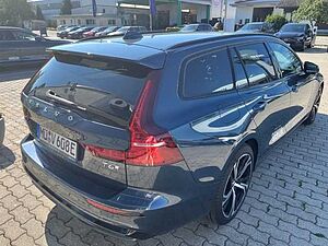 Volvo  V60 Plus, T6 AWD Plug-in Hybrid, Elektrisch/Benzin, Dark