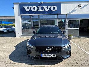 Volvo  V60 Plus, T6 AWD Plug-in Hybrid, Elektrisch/Benzin, Dark
