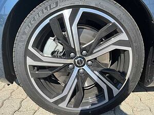 Volvo  V60 Plus, T6 AWD Plug-in Hybrid, Elektrisch/Benzin, Dark