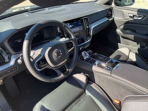 Volvo  V60 Plus, T6 AWD Plug-in Hybrid, Elektrisch/Benzin, Dark