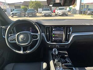 Volvo  V60 Plus, T6 AWD Plug-in Hybrid, Elektrisch/Benzin, Dark