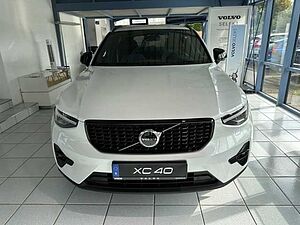 Volvo  XC40 Plus, B4 Mild-Hybrid, Benzin, Dark