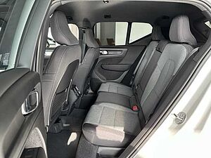 Volvo  XC40 Plus, B4 Mild-Hybrid, Benzin, Dark