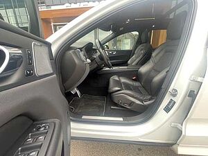 Volvo  XC60 T8 TWIN ENGINE AWD Automatikgetriebe (223+65kW/303+87PS) R-Design