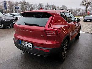 Volvo  XC40 Plus, B4 Mild-Hybrid, Benzin, Dark