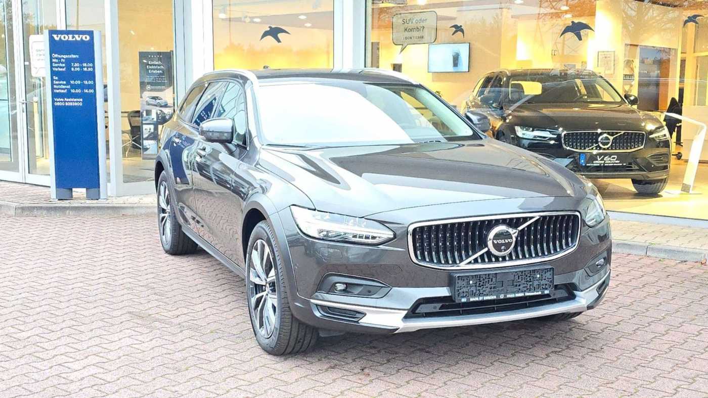Volvo  B4 D AWD Plus Auto