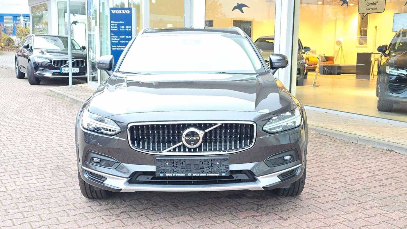 Volvo  B4 D AWD Plus Auto