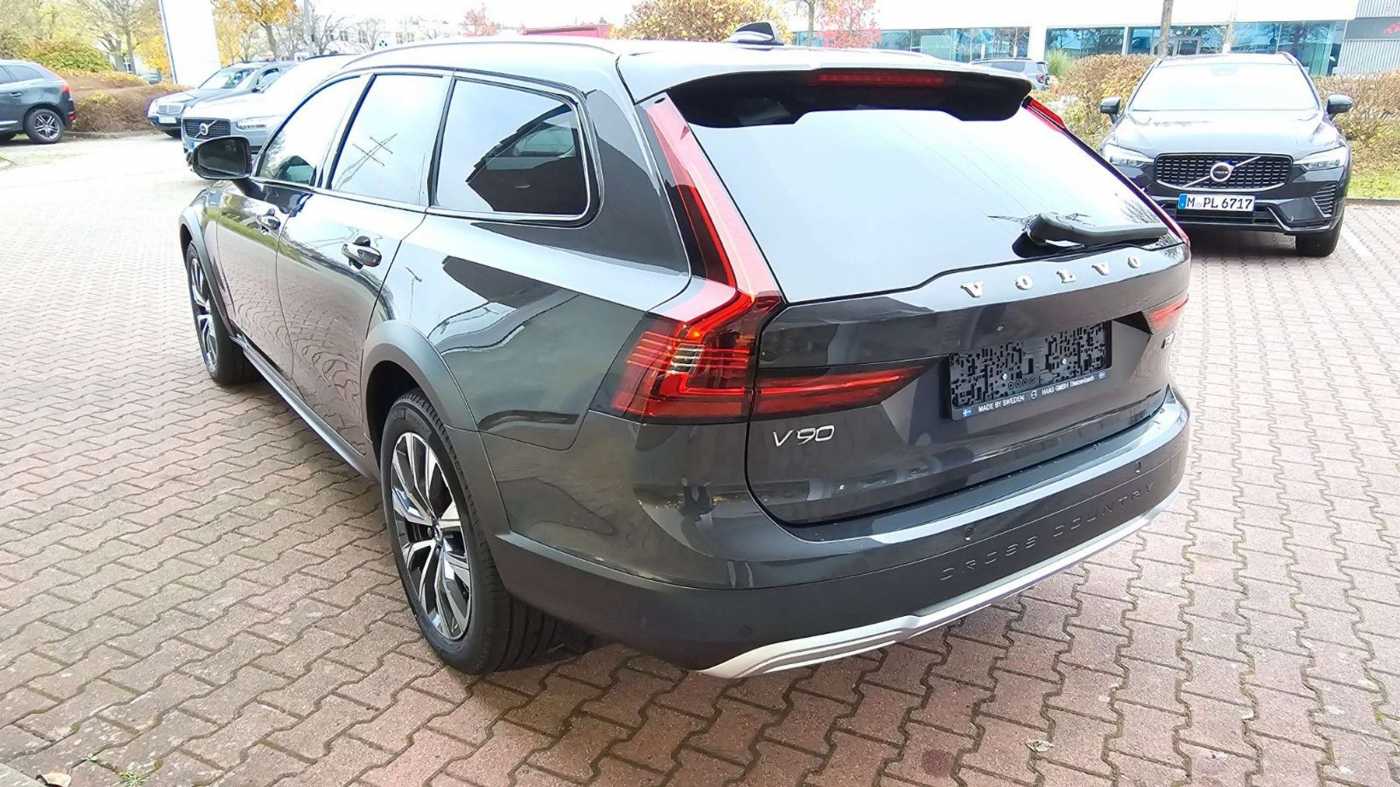Volvo  B4 D AWD Plus Auto