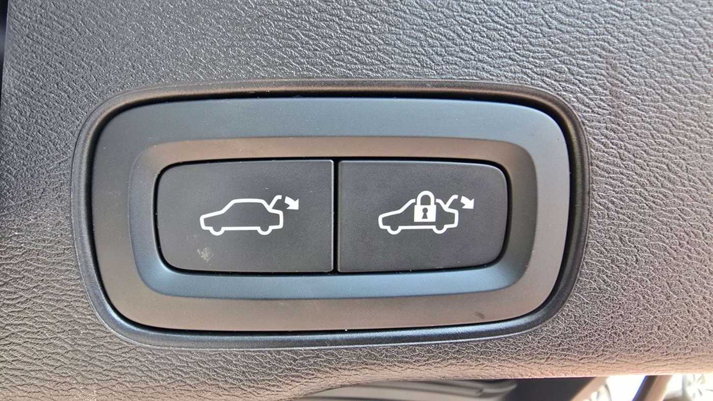 Volvo  T8 AWD Recharge R Design Geartronic