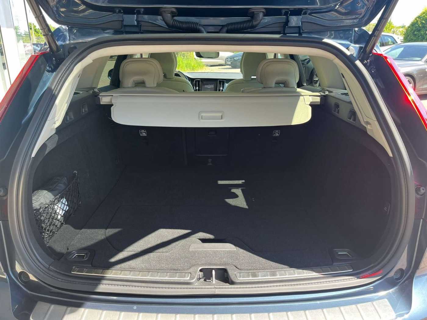 Volvo  T8 AWD Recharge Ultimate Bright Auto